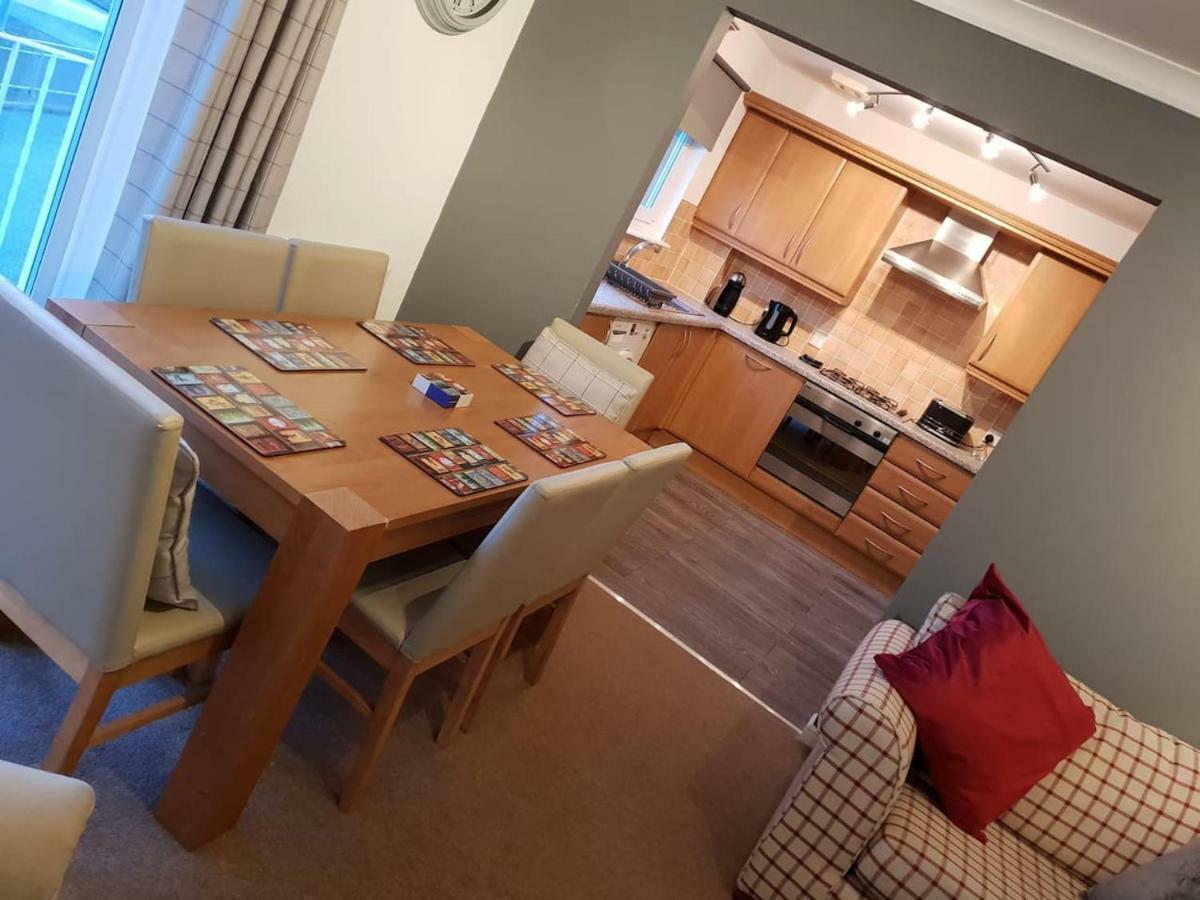 Chic Flat At Hairmyres Hospital & Train Station Διαμέρισμα East Kilbride Εξωτερικό φωτογραφία